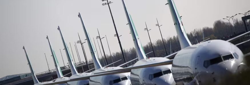 دود اختلاف برسر افزایش قیمت بلیت هواپیما به چشم مسافران رفت