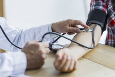 شناسایی ۴۲۸ هزار نفر با احتمال داشتن فشار خون بالا در کشور