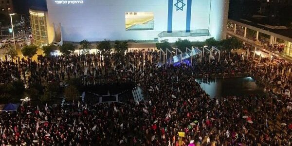 تظاهرات‌کنندگان در تل‌آویو بار دیگر خواستار استعفای نتانیاهو شدند