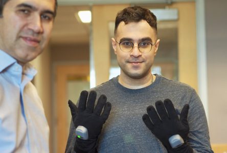 توسعه دستکش هوشمند توسط محققان ایرانی برای کمک به افراد سکته زده