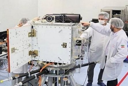 ماهواره “پارس یک” آماده پرتاب به دور مدار خورشید شد