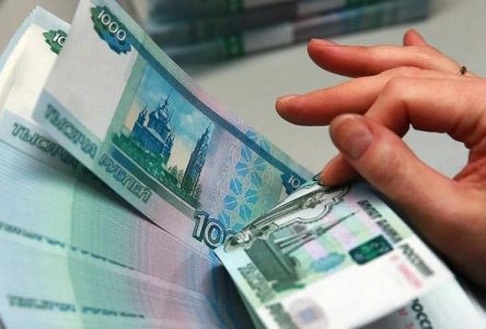 بیش از نیمی از معاملات روسیه و آذربایجان با استفاده از ارزهای ملی انجام می شود.