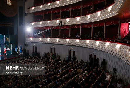 ۱۰+۱ نکته درباره افتتاحیه فجر ۴۲: مرتب، متحمّل انرژی اما با تاخیر