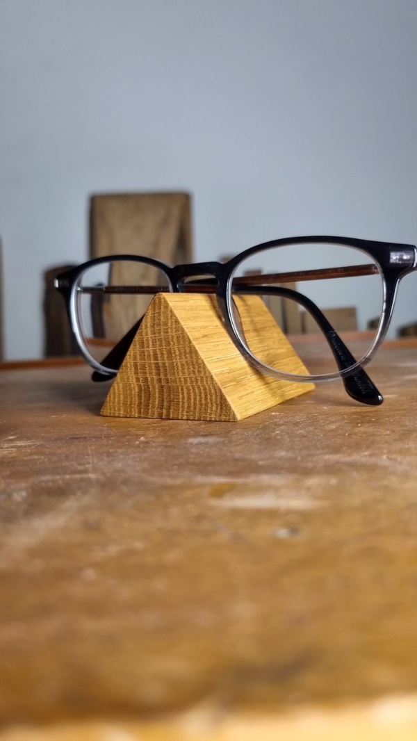 مدل هولدر عینک ساده و مینیمال چوبی زیبا