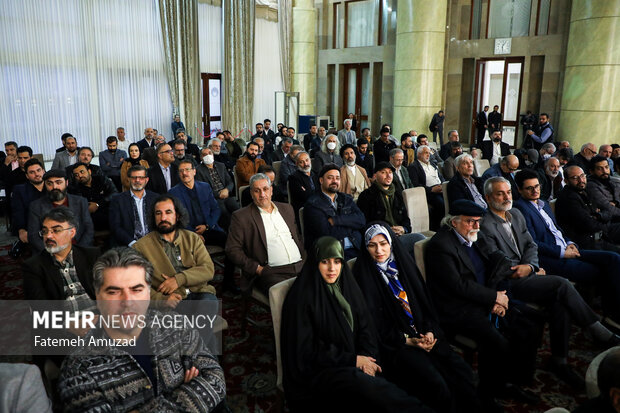 در دیدار رییس جمهور با هنرمندان چه گذشت؟/ طرح چند نکته مهم