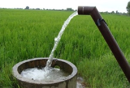 اصلاح مجوز ۳۱۳۰ چاه منابع آبی زراعت در اصفهان و مسدودسازی ۸۵۸ حلقه چاه
