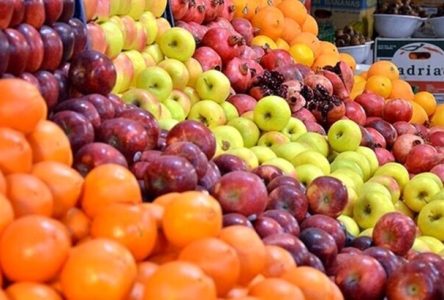 توزیع میوه‌های با قیمت مناسب در استان کهگیلویه