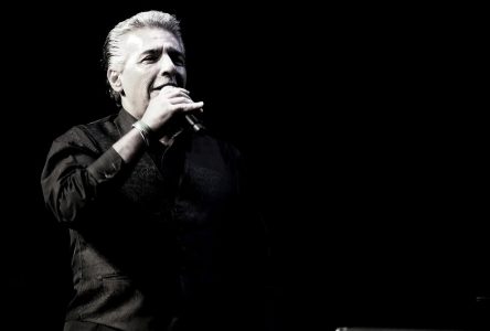 درگذشت فرامرز اصلانی، خواننده و آهنگساز