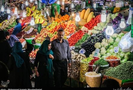 عرضه 5 هزار تن میوه و خرما در استان تهران