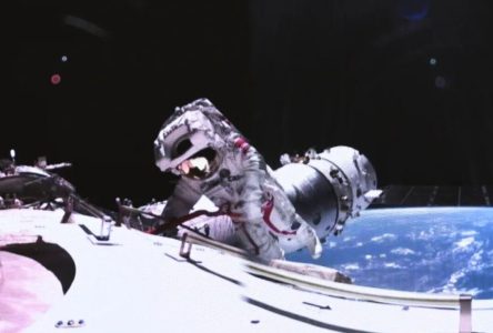 کوهپیمایی فضانوردان چینی برای تعمیر ایستگاه فضایی